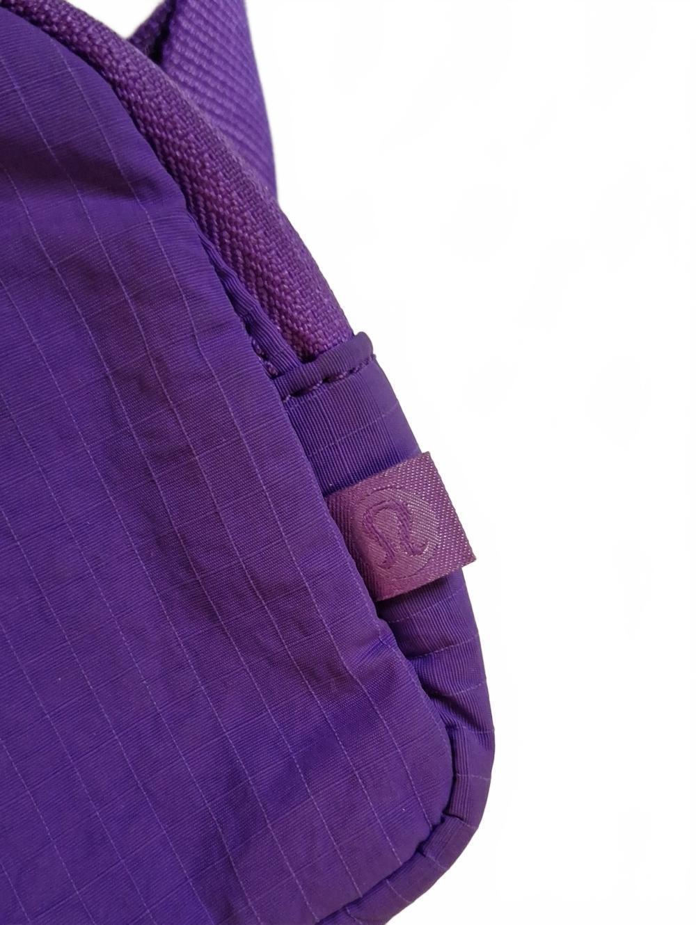 Lululemon Everywhere Belt Bag - Picture 2 of 6